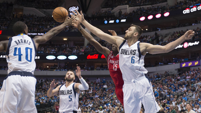Report: Bogut to miss 2 weeks with knee bruise