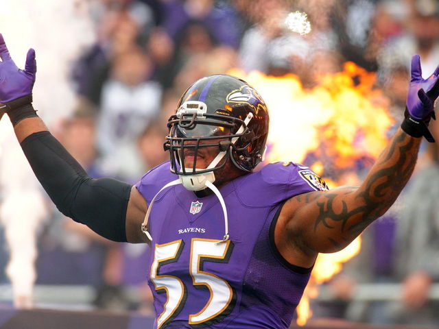 Watch: Terrell Suggs wears Bane mask during entrance