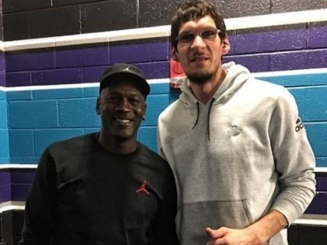 Pistons' Marjanovic towers over Michael Jordan