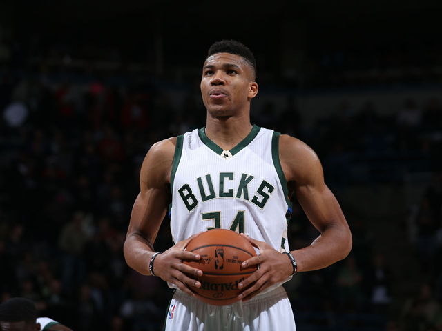 Giannis finally whistled for 10-second rule at free-throw line