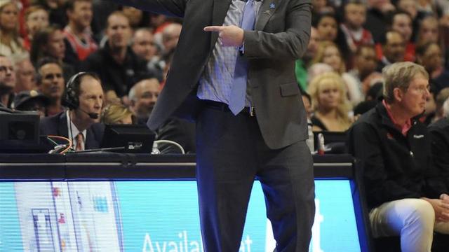 Thibodeau's reaction to Towns' errant pass is priceless