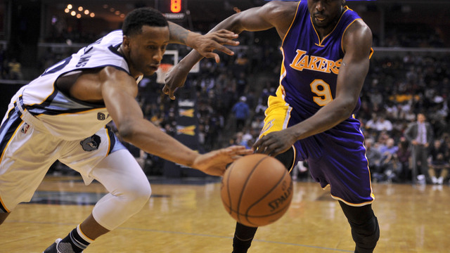 Watch: Grizzlies' Williams makes epic interception