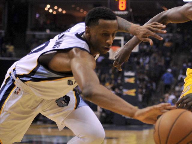 Watch: Grizzlies' Williams makes epic interception