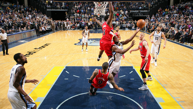 Grizzlies' injury-exception signing Douglas plays hero against Blazers