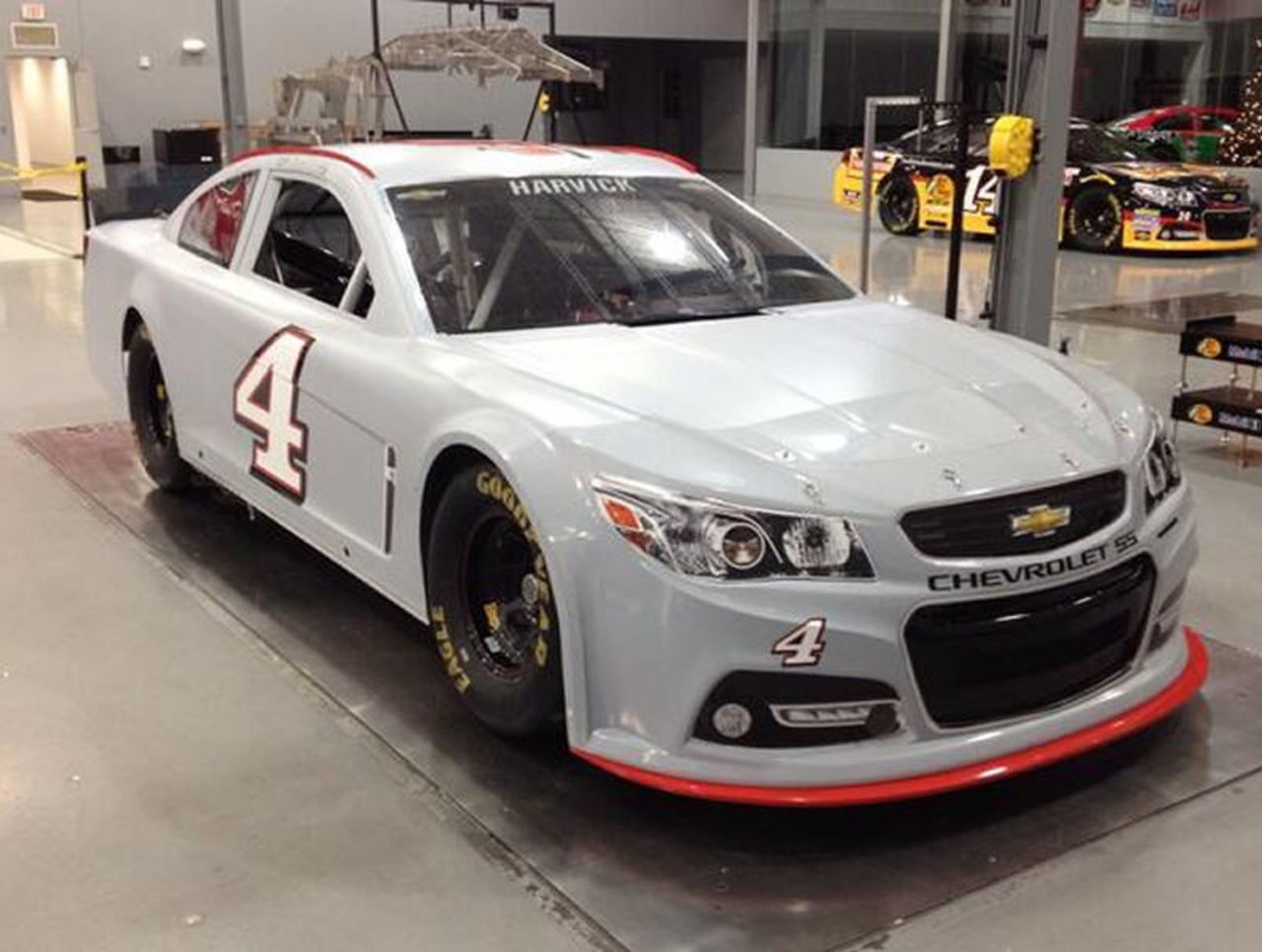Behind the scenes at Stewart-Haas Racing’s 2014 shop | theScore.com