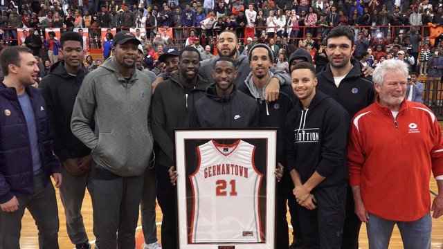 Warriors players attend Clark's high school jersey retirement ceremony