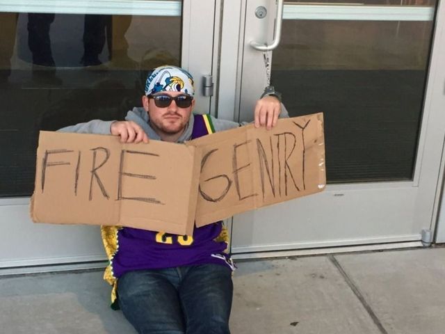 Pelicans fan appears to want Alvin Gentry fired