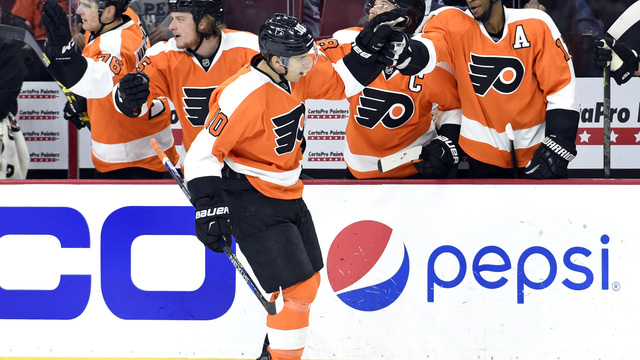 Flyers push win streak to 8 games on back of Schenn hat trick