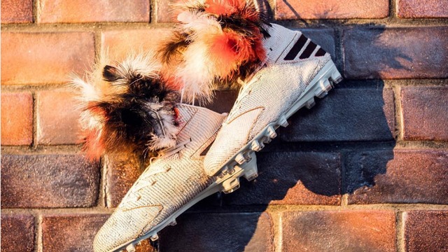 Von Miller to wear 'Rooster Cleats' ahead of Titans clash