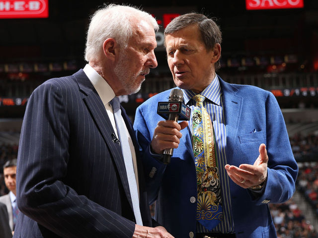Watch: Pop gives heartfelt pregame tribute to Sager