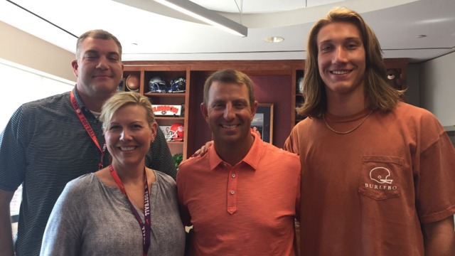 Clemson lands top-ranked QB Trevor Lawrence for 2018 class