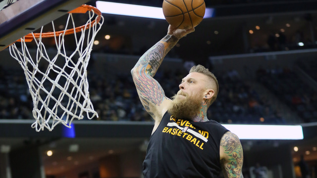 Cavaliers' Andersen tears ACL, requires season-ending surgery