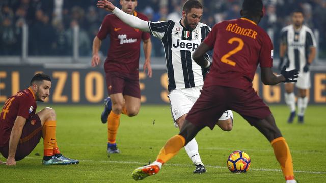 Watch: Higuain tears through Roma before rifling past Szczesny
