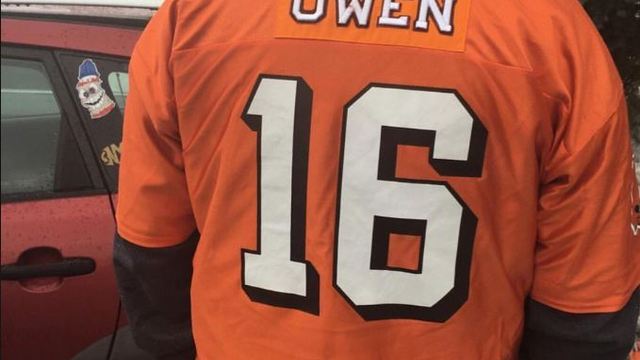 Browns fan rocks custom jersey embracing 0-16 season