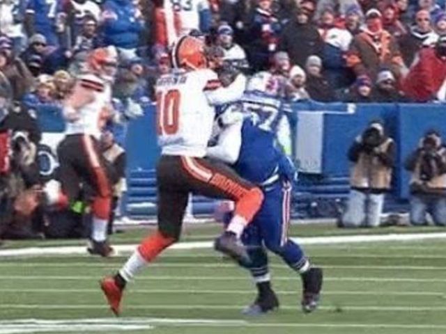 RG3 gets his clock cleaned