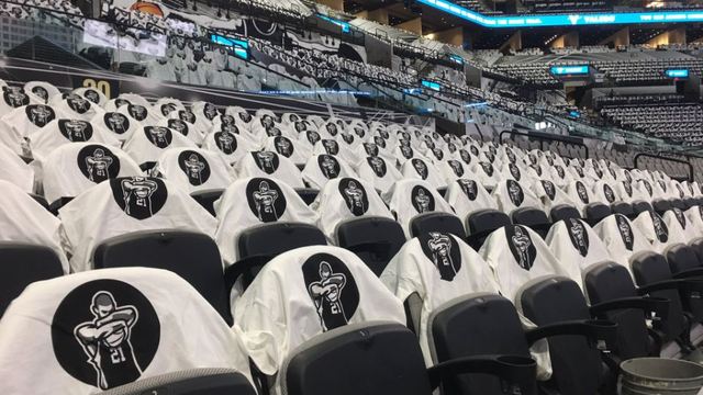 Spurs giving out Duncan T-shirts to fans