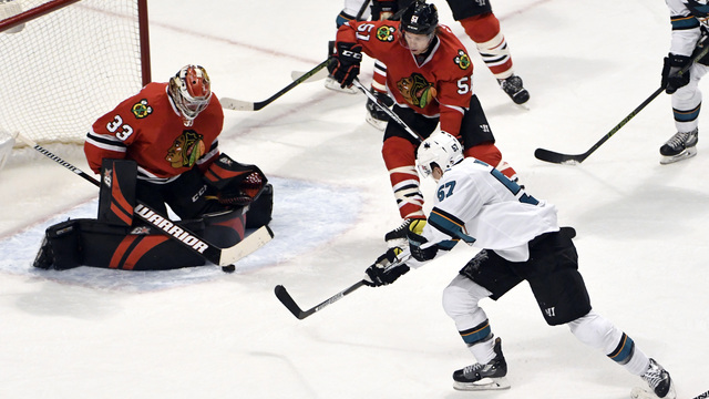 Blackhawks, Darling win 5th game in 8 nights