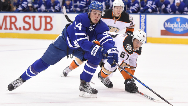 Watch: Matthews extends for terrific one-handed deflection
