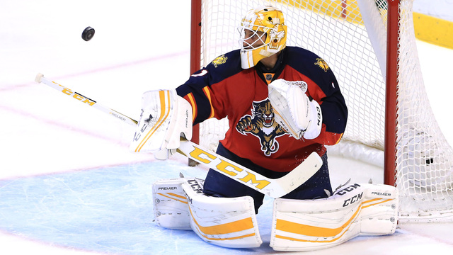 Luongo ties Sawchuk for 5th-most wins all time