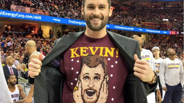 Kevin Love rocks 'Home Alone'-themed Christmas sweater