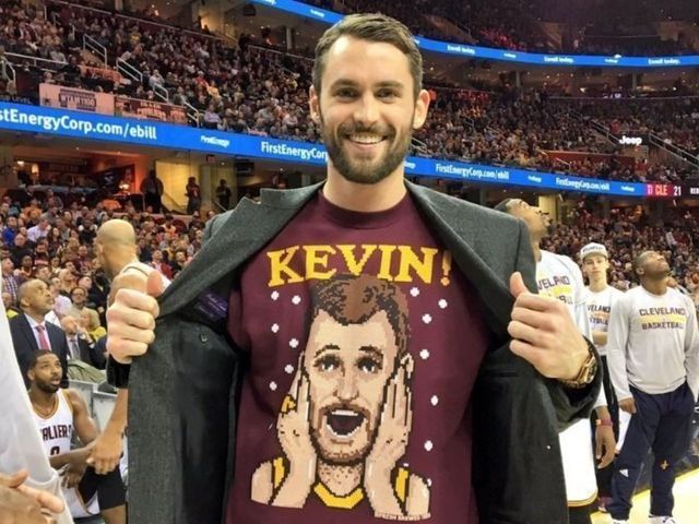 Kevin Love rocks 'Home Alone'-themed Christmas sweater