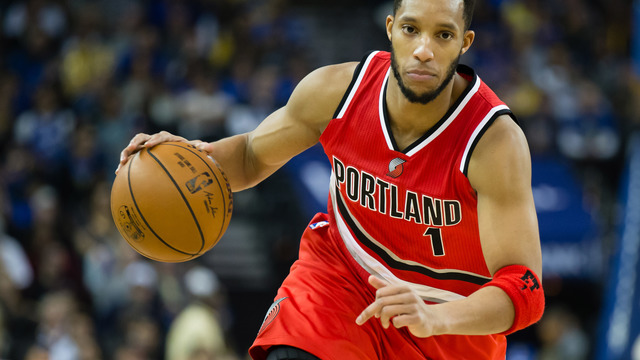 Evan Turner out 5-6 weeks with right hand fracture