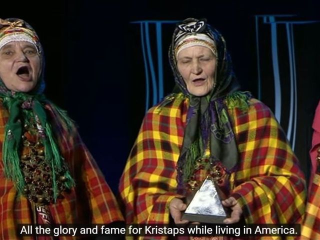 Porzingis' family accepts his Latvian Athlete of the Year award with song