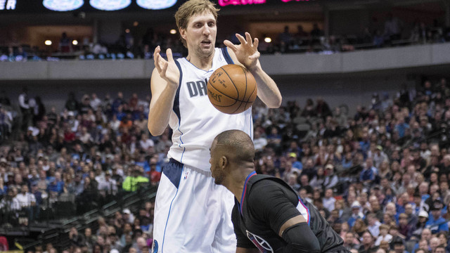 Paul, Nowitzki uncertain for Mavs-Clippers matchup