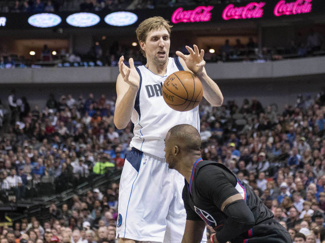 Paul, Nowitzki uncertain for Mavs-Clippers matchup