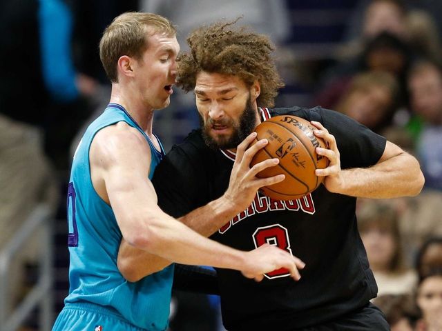 Lopez, Gibson ejected as Bulls lose 5th in 6 games