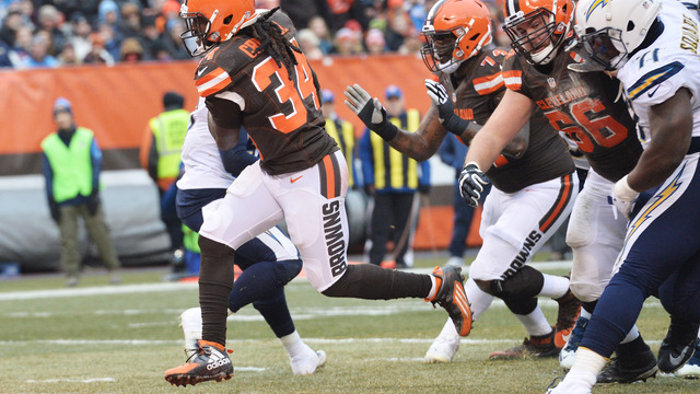 Browns upset Chargers for 1st win, avoiding potential 0-16 campaign