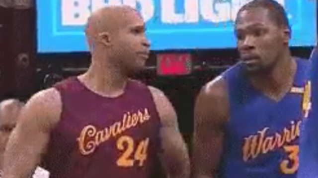 Richard Jefferson gets tech for winking at KD after dunking on him