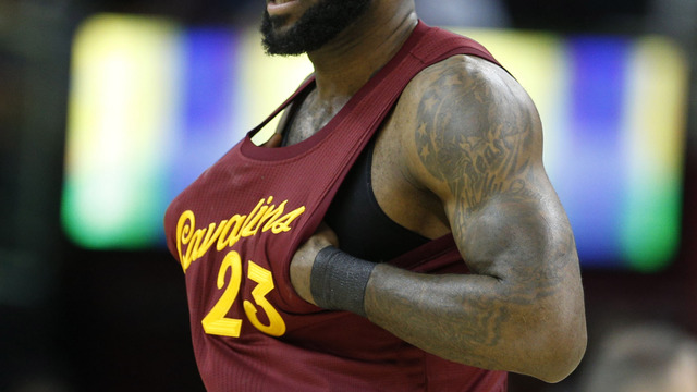 David Griffin: LeBron's comments inappropriate from teammate perspective