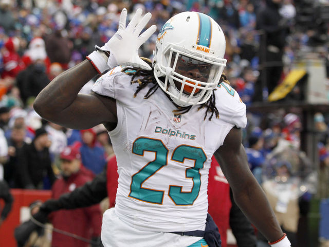 Eagles rob Dolphins, get final Super Bowl piece in Ajayi