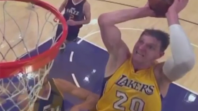 Mozgov bricks dunk attempt off backboard