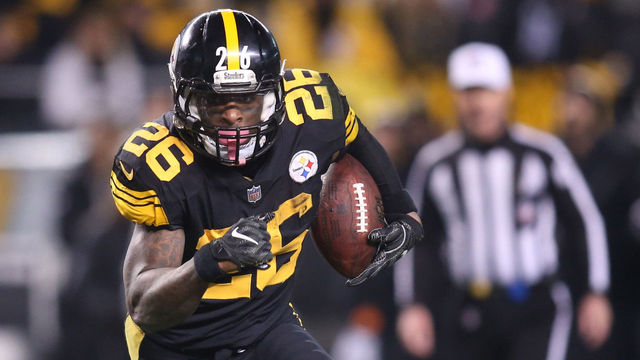 Le'Veon Bell laughs off not receiving long-term deal: 'I gotta get better, apparently'