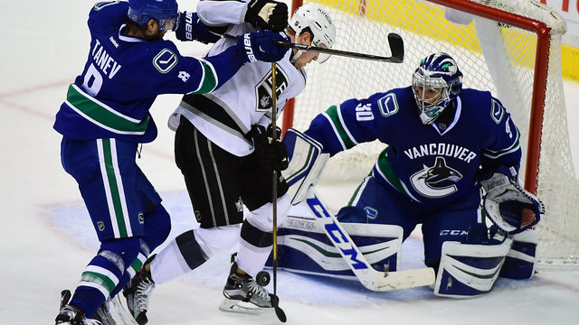 Kings suffering from lack of scoring, not Quick's injury