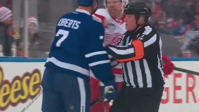 Watch: Roberts, Draper nearly come to blows during alumni game