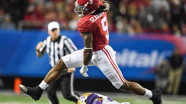 Watch: Scarbrough breaks open Peach Bowl with 68-yard TD run