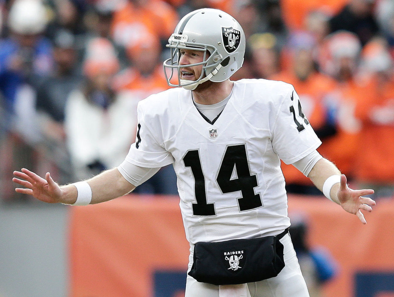 Raiders turn to 3rd-string QB after McGloin injures shoulder