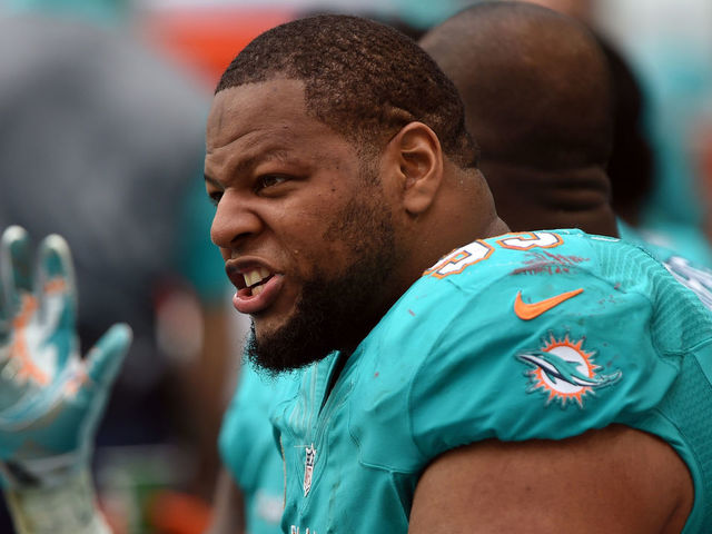 Report: Dolphins deny team will move on from Suh after season