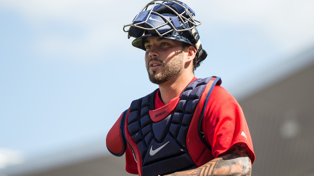 Red Sox catcher Swihart struggling to throw ball back to pitcher