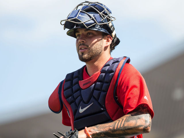 Red Sox catcher Swihart struggling to throw ball back to pitcher