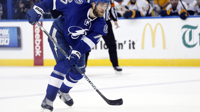 Look: Victor Hedman suffers facial gash at worlds