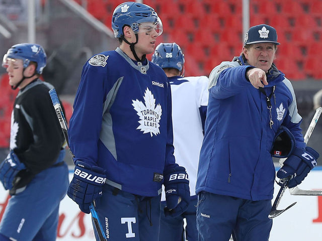 Matthews wins bottle of wine from Babcock in world juniors bet