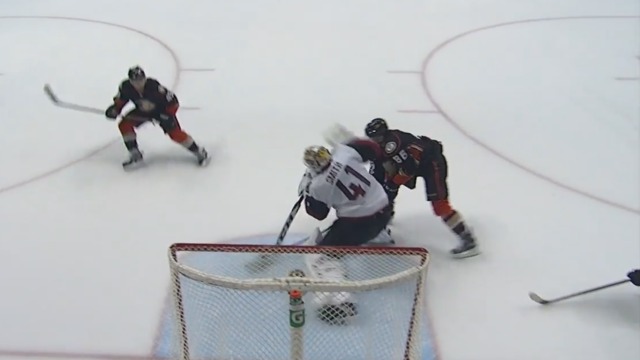 Watch: Mike Smith hands Ducks OT winner with brutal giveaway