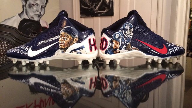 Antonio Brown to honor the late Jasper Howard on cleats