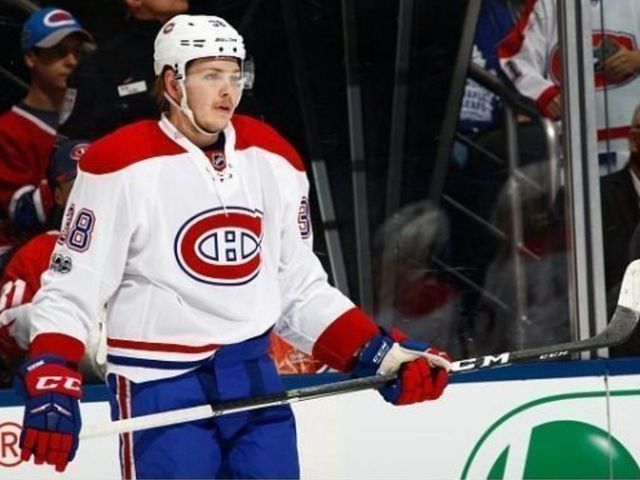 Watch: Scherbak scores 1st NHL goal with tidy move in tight