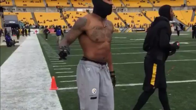 Steelers' Shazier warms up shirtless in subfreezing temperatures