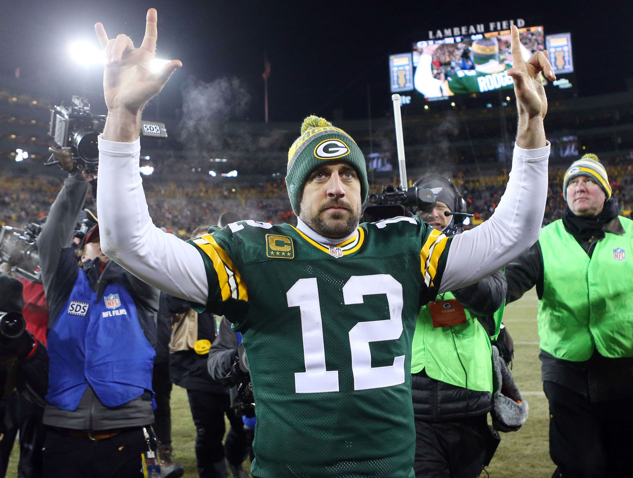 Aaron Rodgers, Packers don't mind rain, winds ahead of Lions game